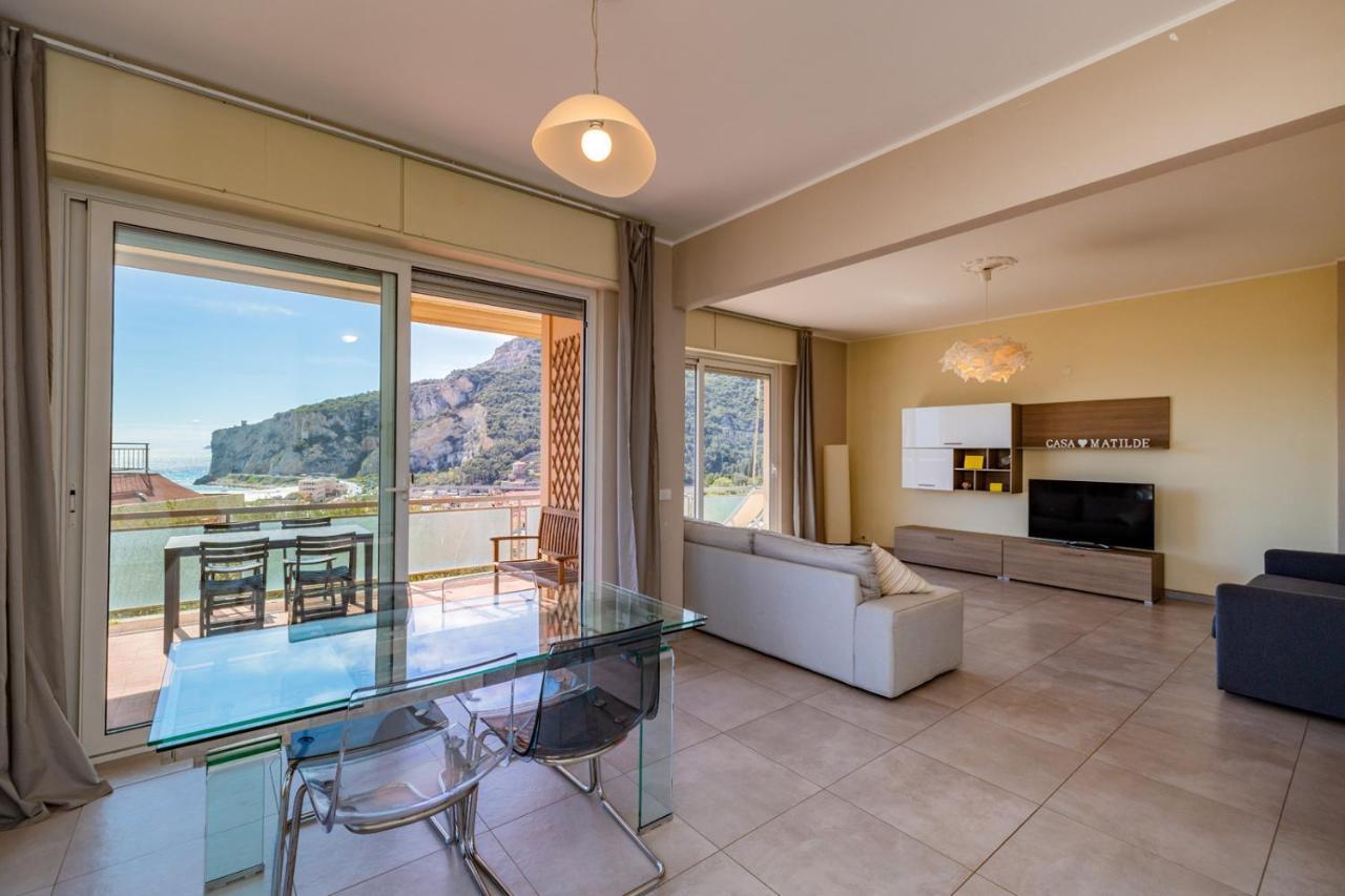 Casa Matilde - Appartamento Vista Mare - Con Posto Auto Финале Лигуре Экстерьер фото
