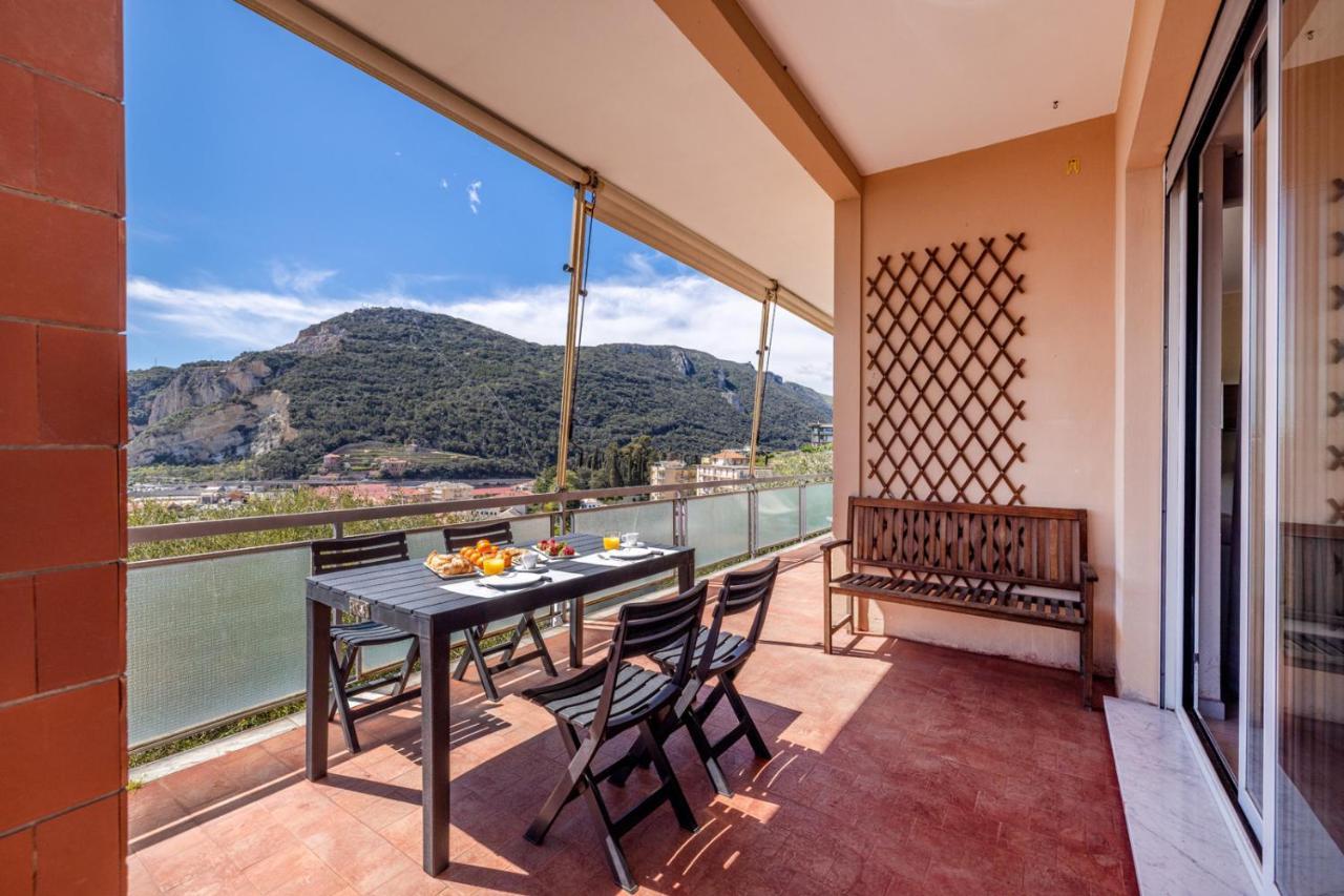 Casa Matilde - Appartamento Vista Mare - Con Posto Auto Финале Лигуре Экстерьер фото