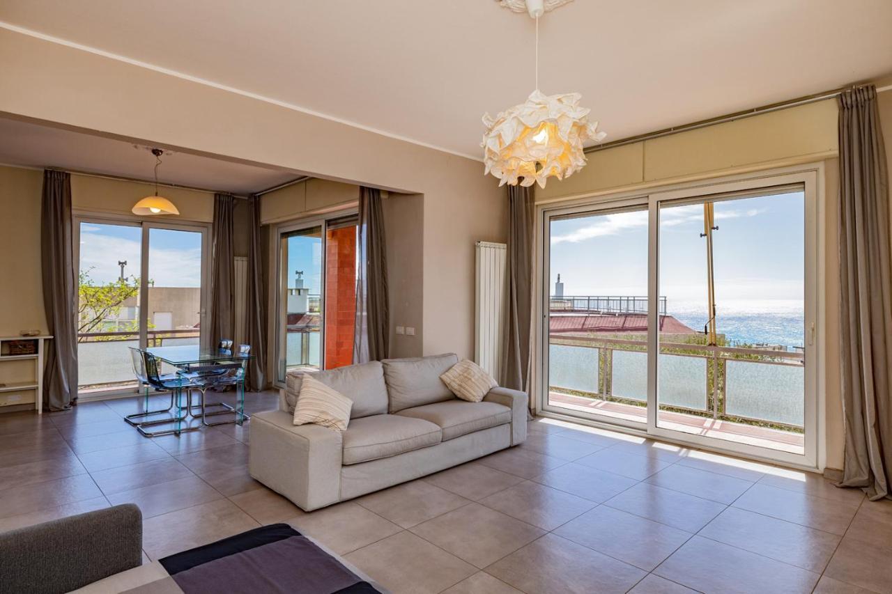 Casa Matilde - Appartamento Vista Mare - Con Posto Auto Финале Лигуре Экстерьер фото